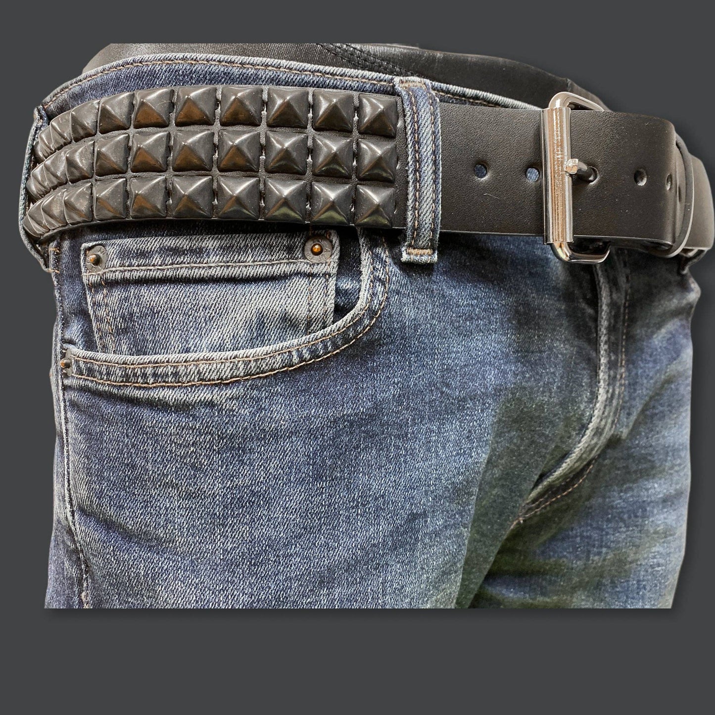 3 Row 1/2" Black Pyramid Belt