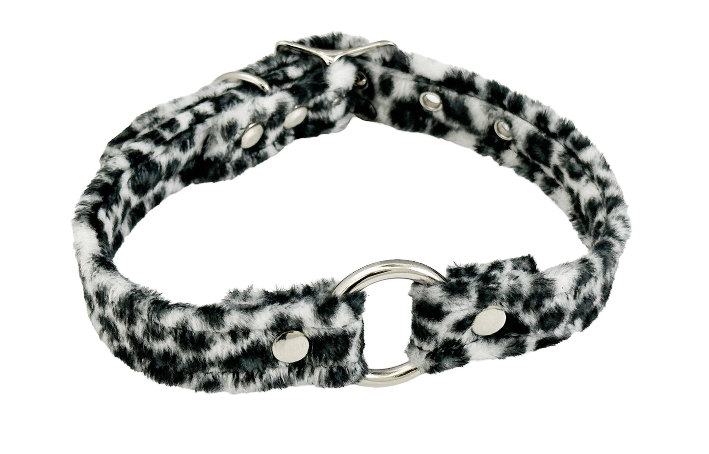Fuzzy Leopard Bondage Ring Choker