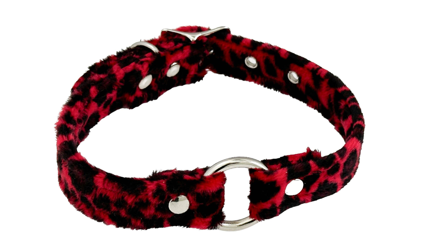 Fuzzy Leopard Bondage Ring Choker