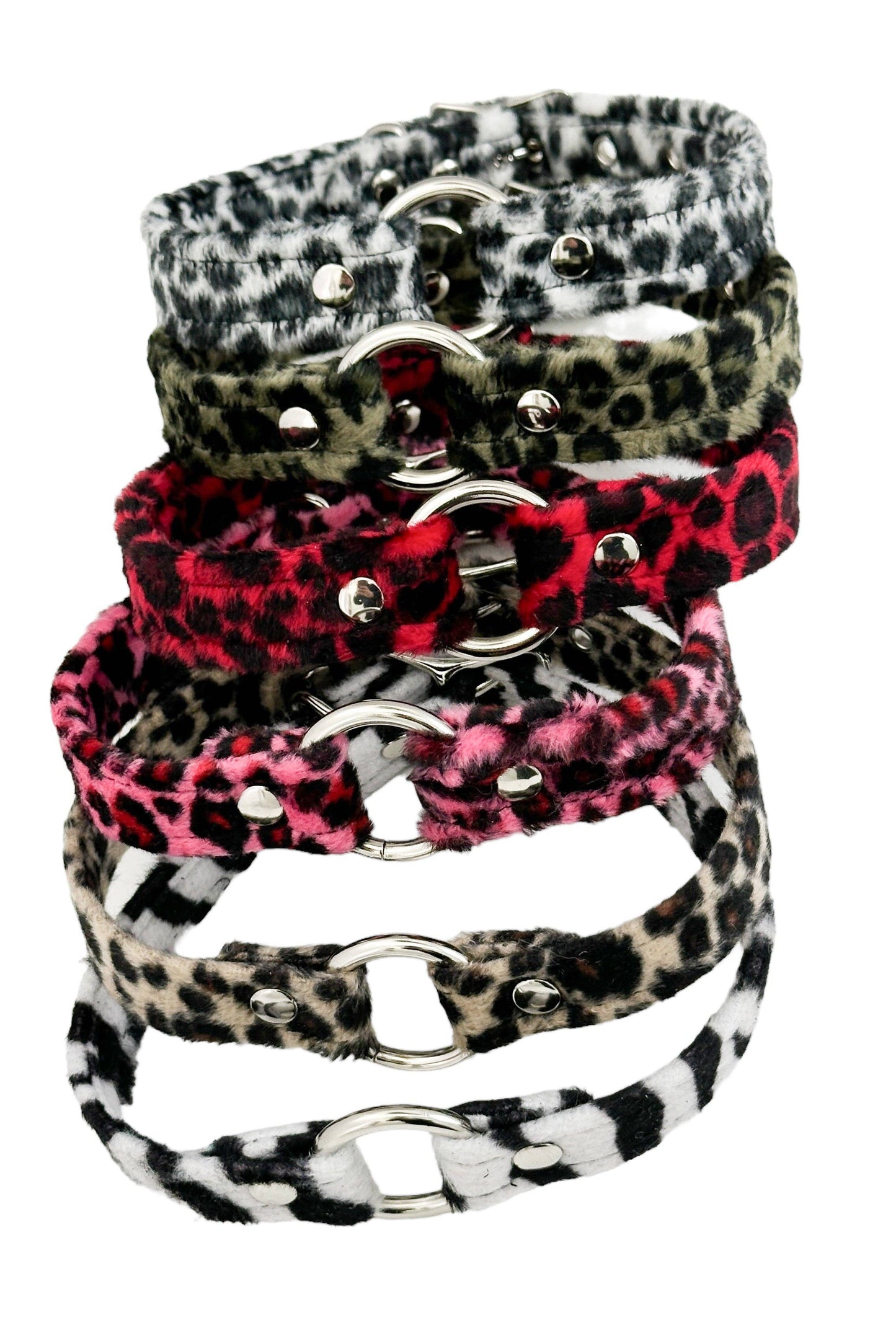Fuzzy Leopard Bondage Ring Choker