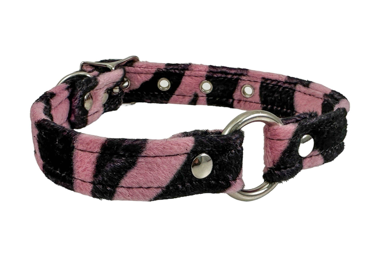 Fuzzy Leopard Bondage Ring Choker