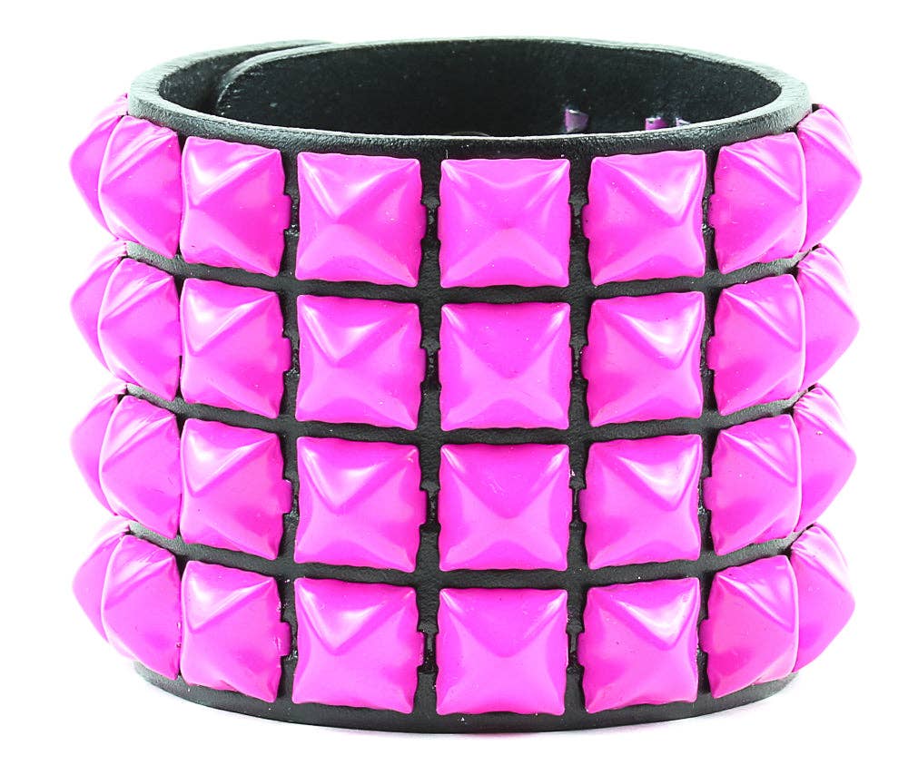 Snap Bracelet wit 4 rows 1/2 in Pyramids