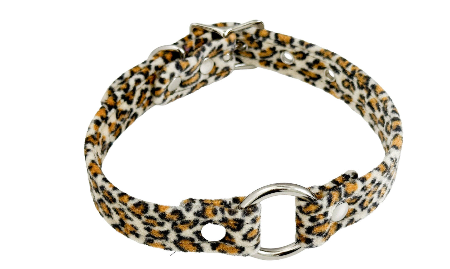 Fuzzy Leopard Bondage Ring Choker