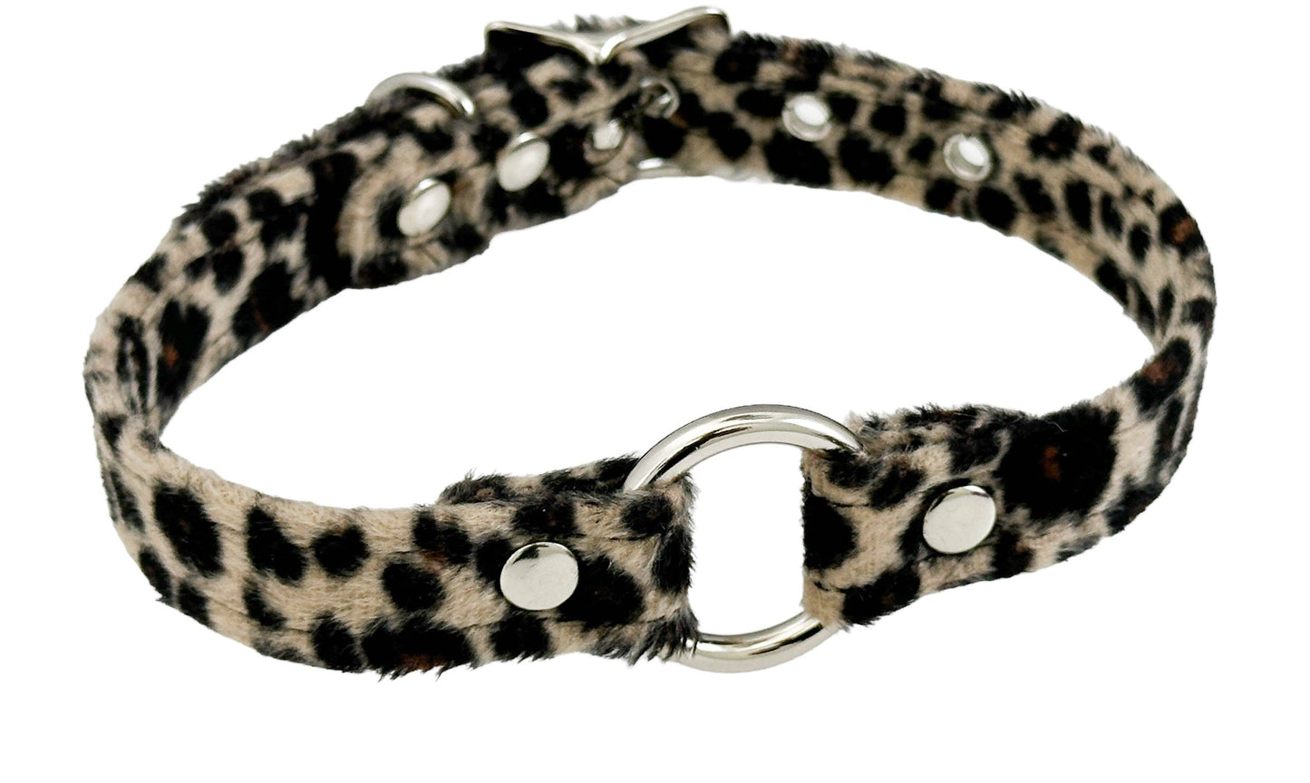 Fuzzy Leopard Bondage Ring Choker