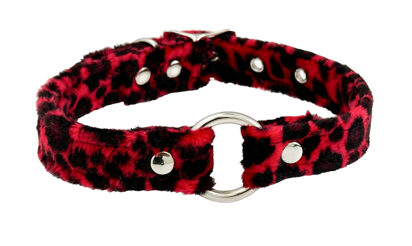 Fuzzy Leopard Bondage Ring Choker