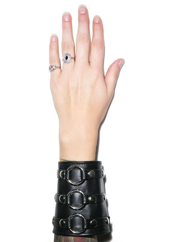 3 Ring Short Gauntlet Bracelet