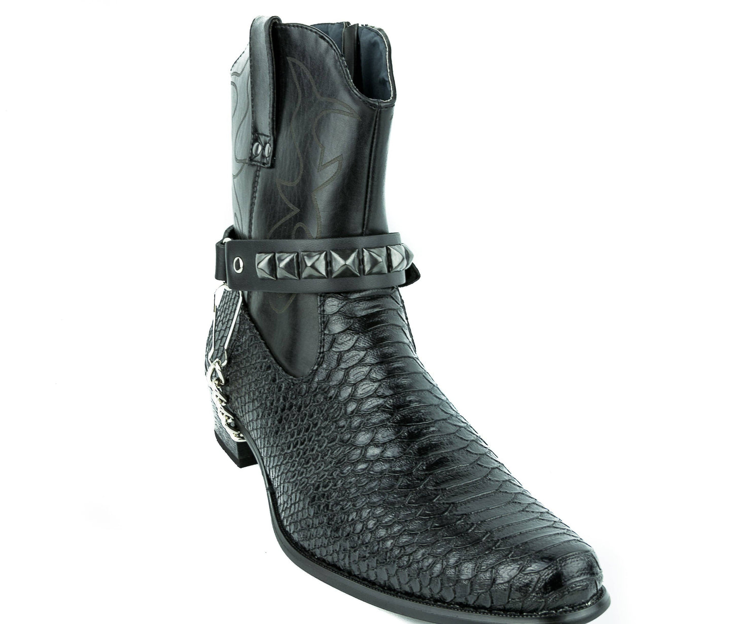 One Row Pyramid Studded Boothstrap