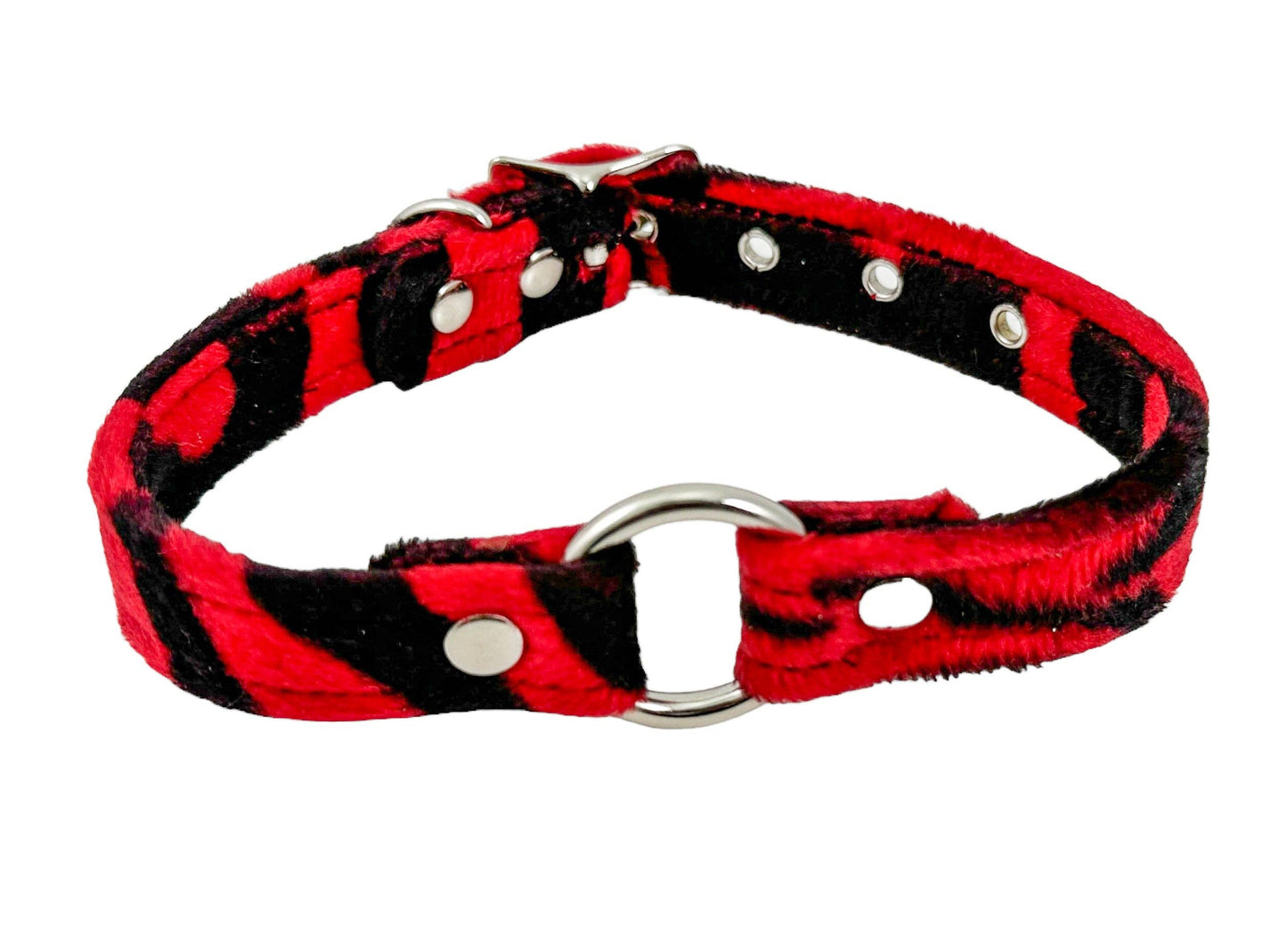 Fuzzy Leopard Bondage Ring Choker