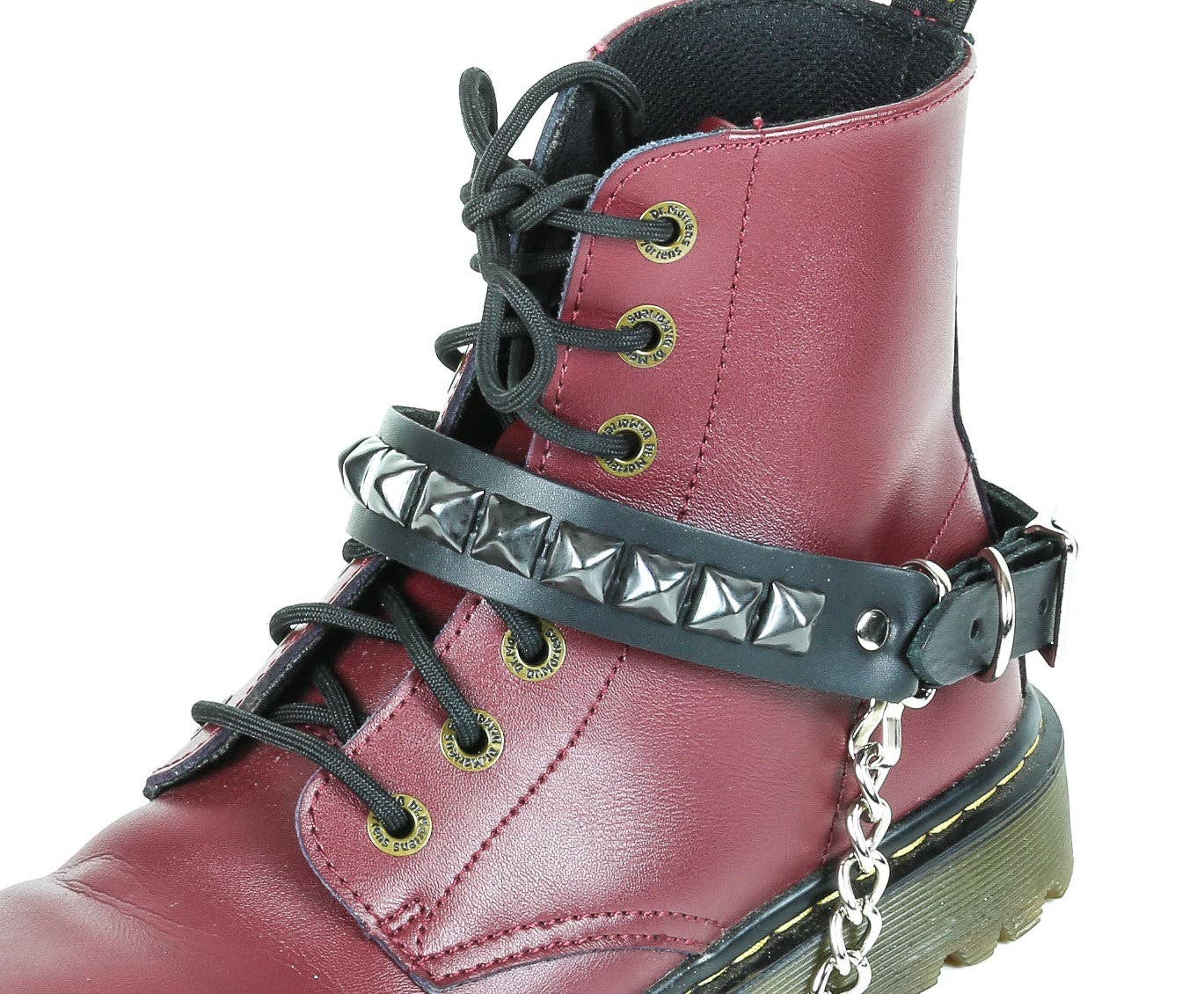 One Row Pyramid Studded Boothstrap