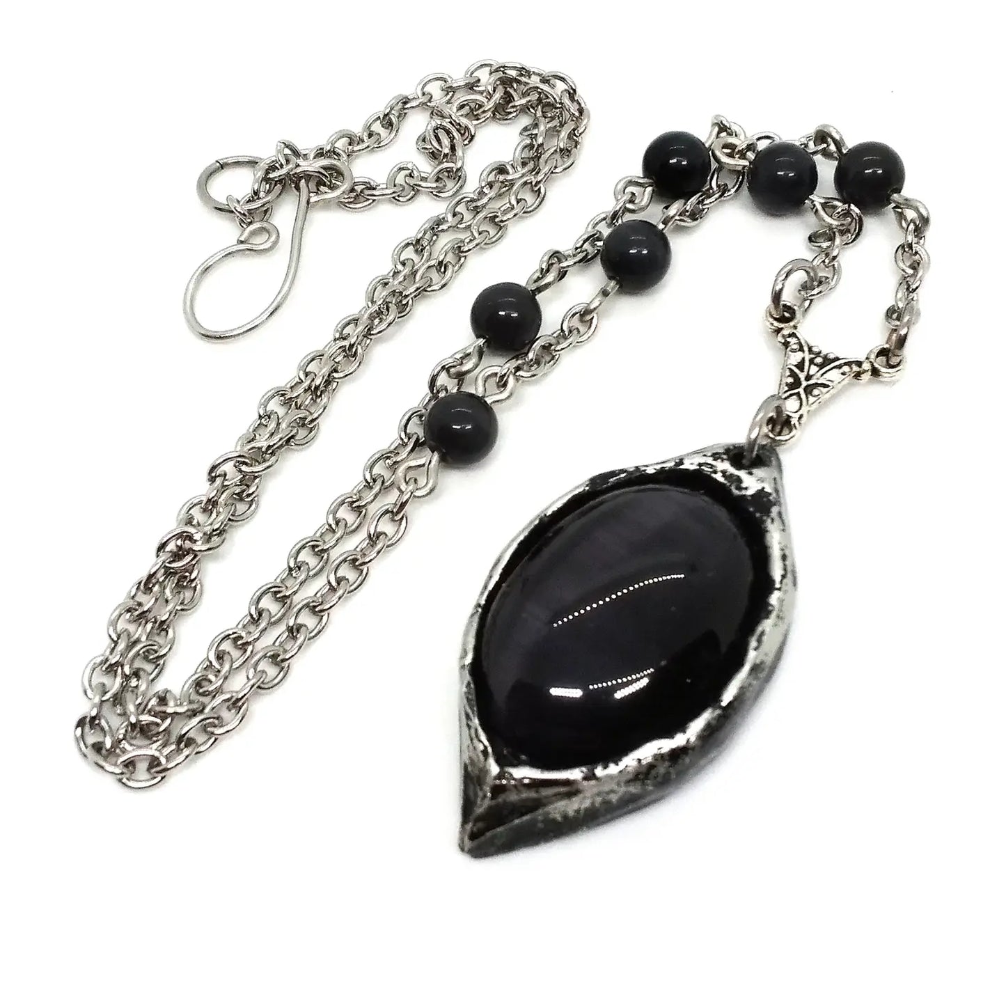 Night's Gaze: Black Cat's Eye Necklace